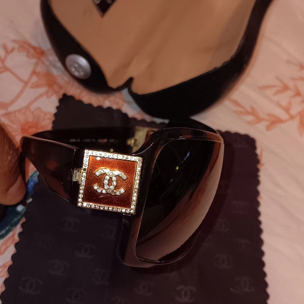 AUTHENTIC CHANEL SUNGLASSES
